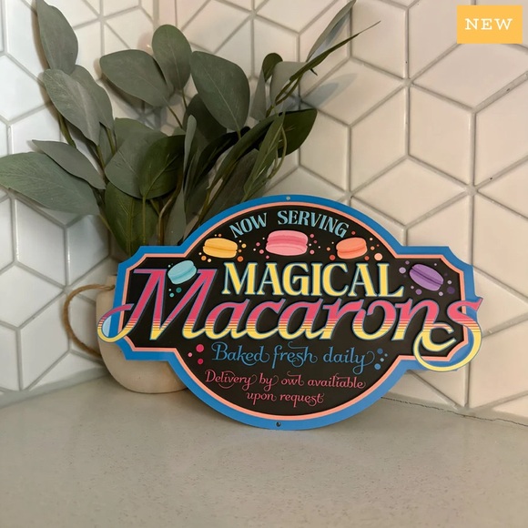 ENTIRE Magic Delivered Sweet Shop Quarterly Box. - Picture 7 of 10